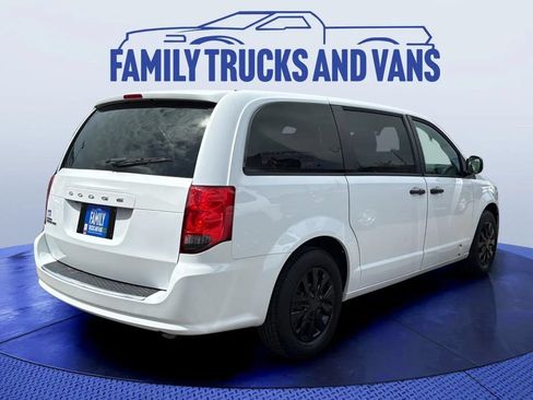 Used 2019 Dodge Grand Caravan SE w/ UConnect Hands-Free Group FWD image 5