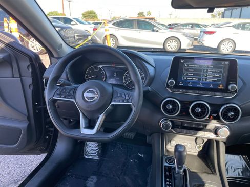 Used 2025 Nissan Sentra SV FWD image 33