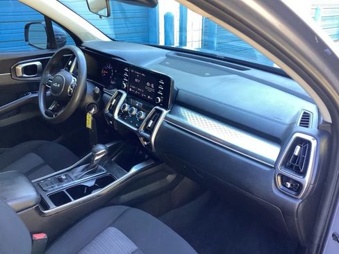 Used 2022 Kia Sorento LX FWD image 32