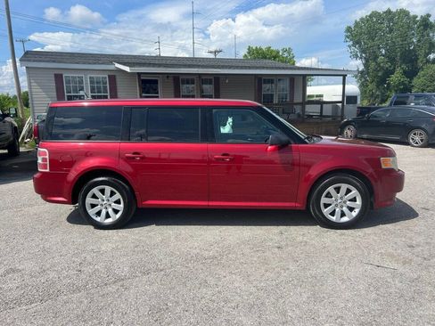 Used 2009 Ford Flex SE image 2