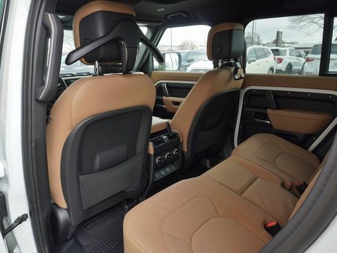 Used 2026 Land Rover Defender 110 X-Dynamic SE AWD/4WD image 33