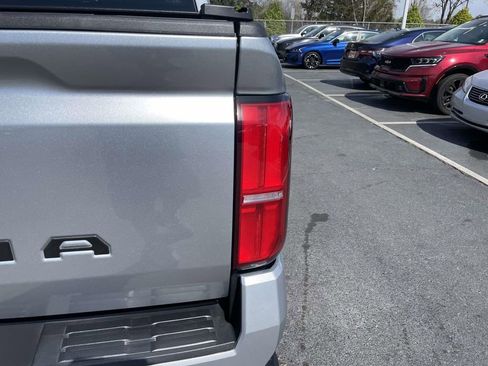 Used 2025 Toyota Tacoma TRD Sport image 17
