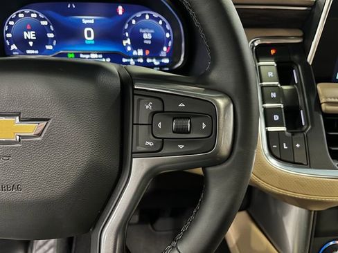 Used 2024 Chevrolet Suburban Premier w/ Premium Package AWD/4WD image 19