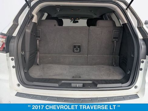 Used 2017 Chevrolet Traverse LT image 32