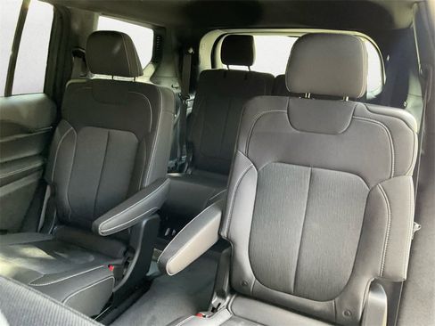 New 2025 Jeep Grand Cherokee L Laredo w/ Luxury Tech Group I image 9