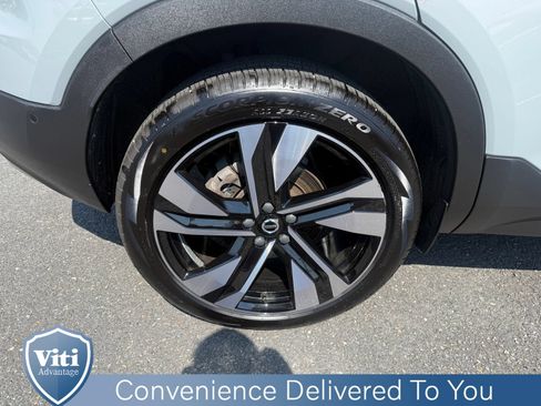 Certified 2024 Volvo XC40 B5 Plus w/ Protection Package Premier AWD/4WD image 13