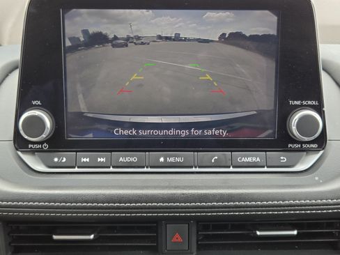 Used 2023 Nissan Rogue SV FWD image 14