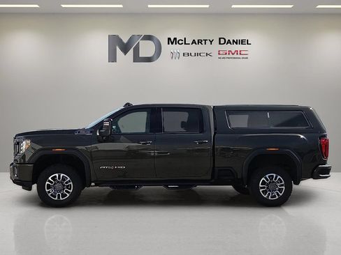 Used 2022 GMC Sierra 2500 AT4 w/ AT4 Preferred Package AWD/4WD image 2
