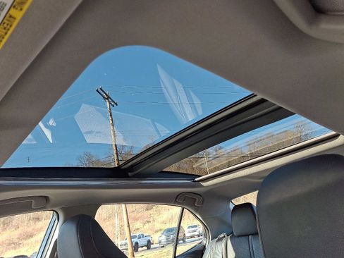 Used 2021 Toyota Camry XLE w/ Navigation Package image 14