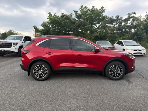 Used 2023 Ford Escape SE FWD image 4