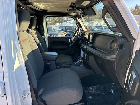 Certified 2024 Jeep Wrangler Rubicon w/ Technology Group image 31