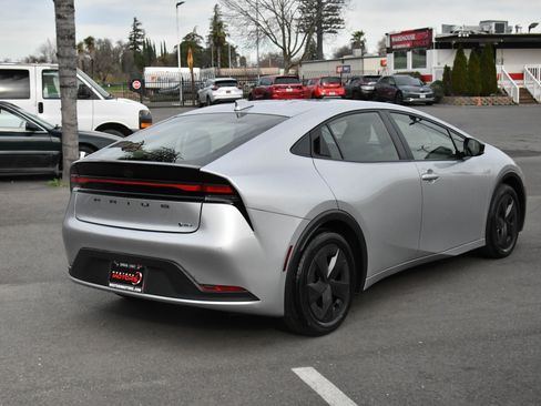 Used 2024 Toyota Prius LE image 8