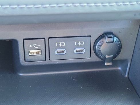 Used 2024 Toyota Highlander LE image 30