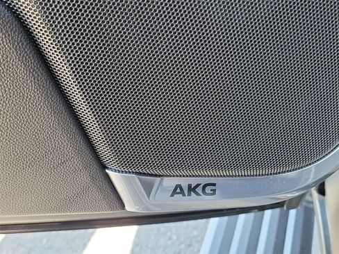 Certified 2023 Cadillac Escalade Premium Luxury w/ Performance Package image 24