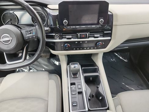 Used 2022 Nissan Pathfinder SV FWD image 11
