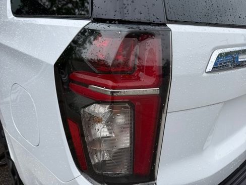 Used 2023 Chevrolet Tahoe LT w/ LT Signature Package AWD/4WD image 16
