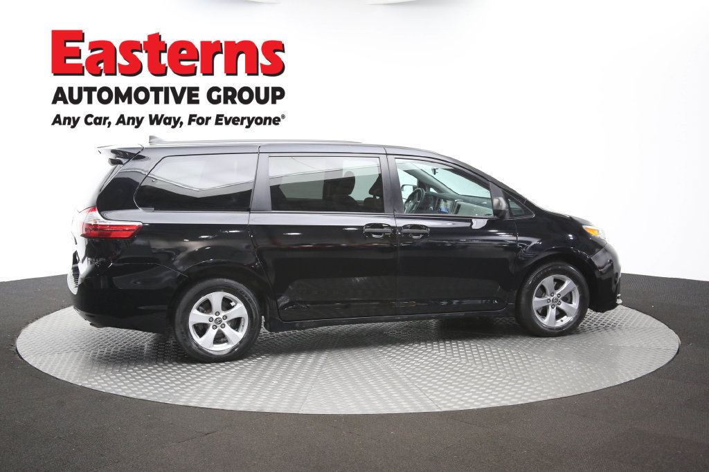 Used 2020 Toyota Sienna L FWD image 44