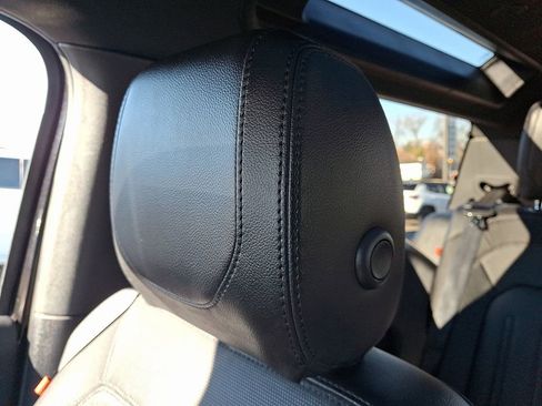 Used 2022 Land Rover Defender 90 X-Dynamic S image 18