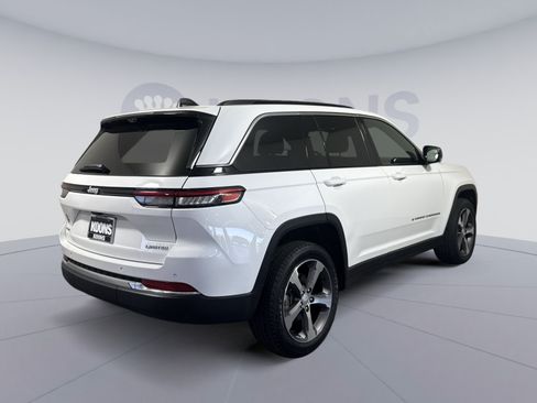 Used 2025 Jeep Grand Cherokee Limited w/ Luxury Tech Group II AWD/4WD image 7