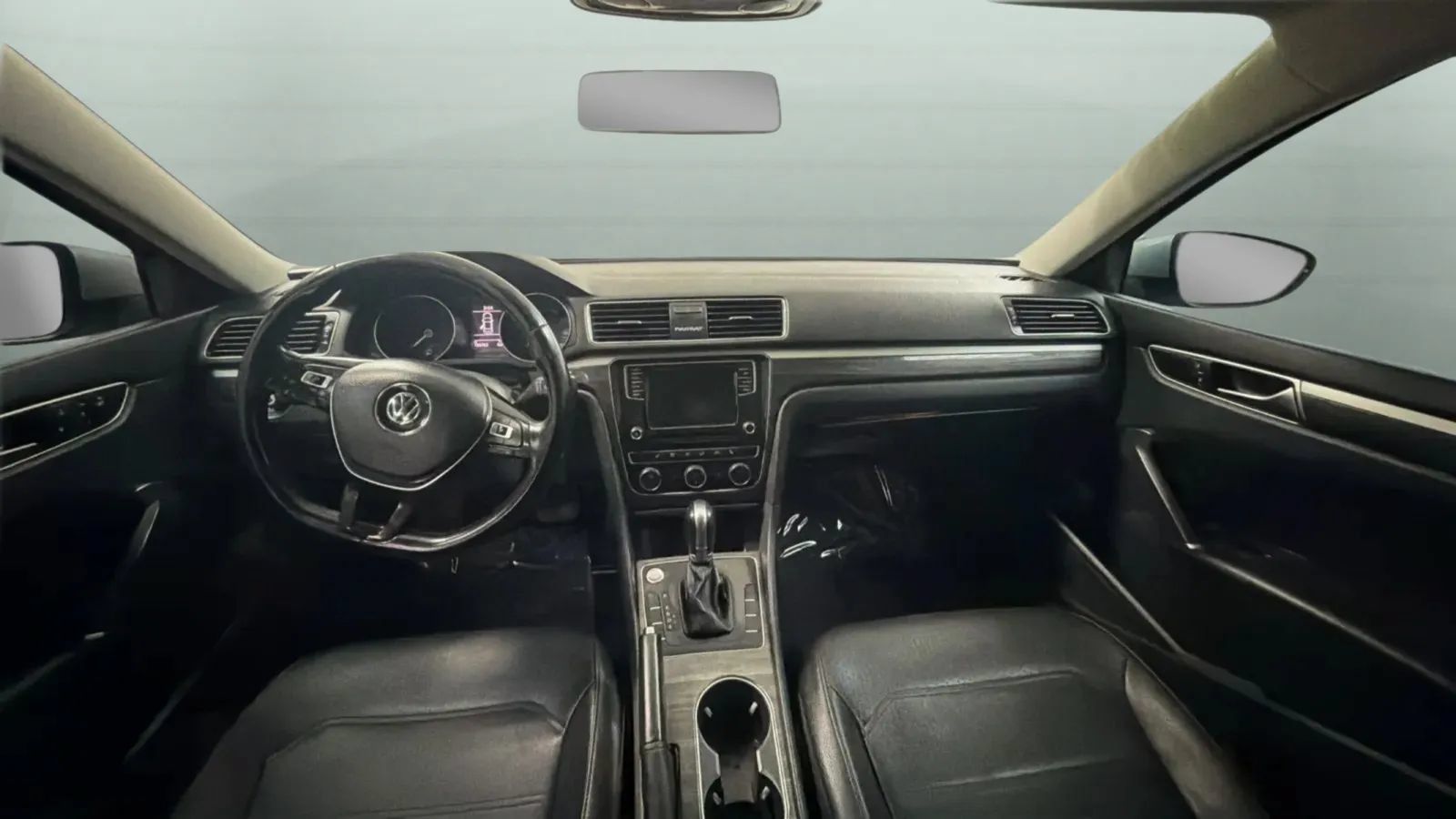 Used 2018 Volkswagen Passat 2.0T SE FWD image 9