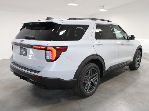 New 2026 Ford Explorer ST-Line AWD/4WD image 8