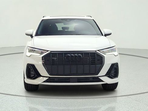 Used 2025 Audi Q3 2.0T Premium w/ Convenience Package AWD/4WD image 2