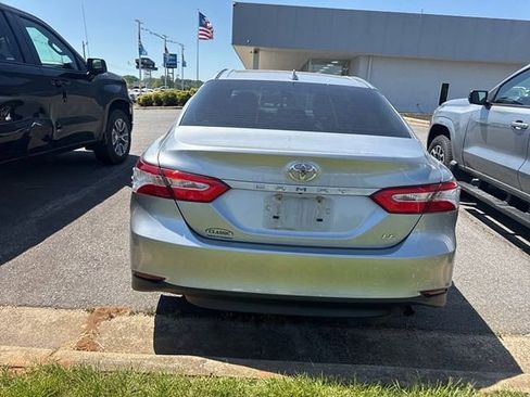 Used 2020 Toyota Camry LE image 5