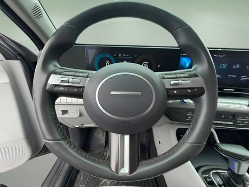 Used 2025 Hyundai Kona SEL AWD/4WD image 14