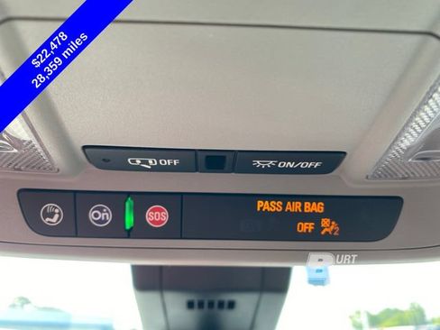 Used 2024 Chevrolet Equinox LT w/ LPO, Floor Liner Package FWD image 31
