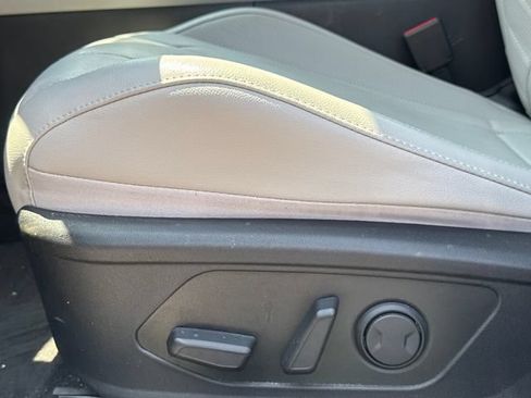 Used 2023 Hyundai Elantra Limited FWD image 14