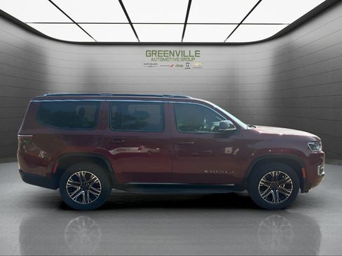 Used 2024 Jeep Wagoneer Series II w/ Flexible Seating Group AWD/4WD image 9