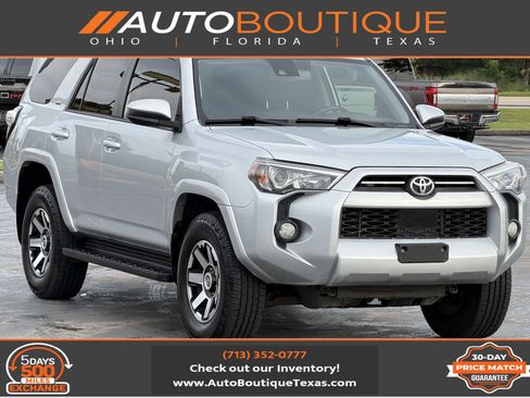 Used 2020 Toyota 4Runner SR5 AWD/4WD image 1
