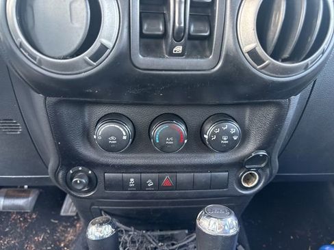 Used 2014 Jeep Wrangler Unlimited Sport w/ Power Convenience Group image 21