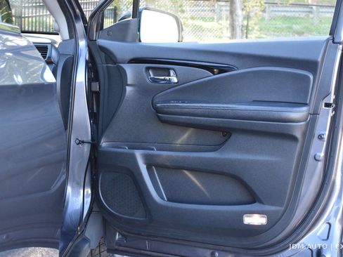 Used 2017 Honda Pilot Elite image 9