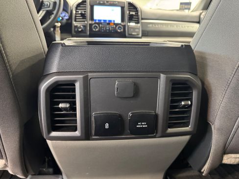 Used 2022 Ford F350 XLT w/ XLT Premium Package AWD/4WD image 13