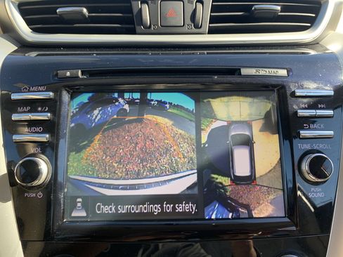 Used 2017 Nissan Murano SL image 25