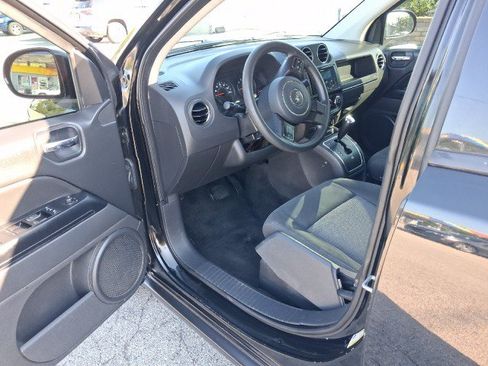 Used 2013 Jeep Compass Sport FWD image 11