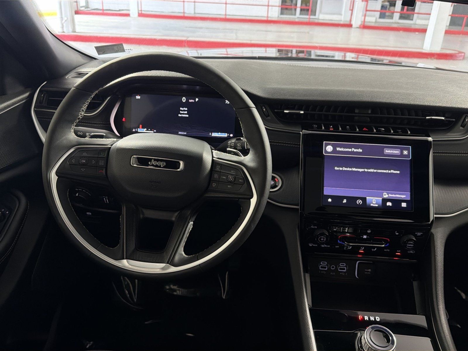 Used 2025 Jeep Grand Cherokee 4WD image 16