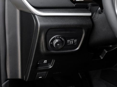 Used 2023 Jeep Grand Cherokee L Limited image 37