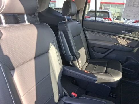 Used 2022 Volkswagen Atlas SE w/ Black Wheel Package image 11