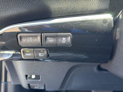 Used 2018 Toyota Prius Four w/ Advanced Technology Package FWD image 14