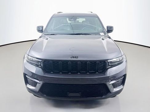 New 2025 Jeep Grand Cherokee Laredo image 2