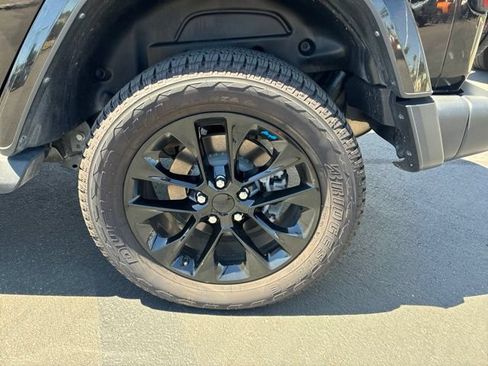 Used 2022 Jeep Wrangler Unlimited Sahara w/ Cold Weather Group AWD/4WD image 11