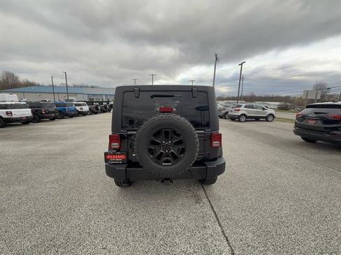 Used 2018 Jeep Wrangler Unlimited Sport image 5