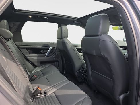 Used 2023 Land Rover Discovery Sport S image 13