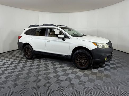 Used 2017 Subaru Outback 2.5i Premium image 1