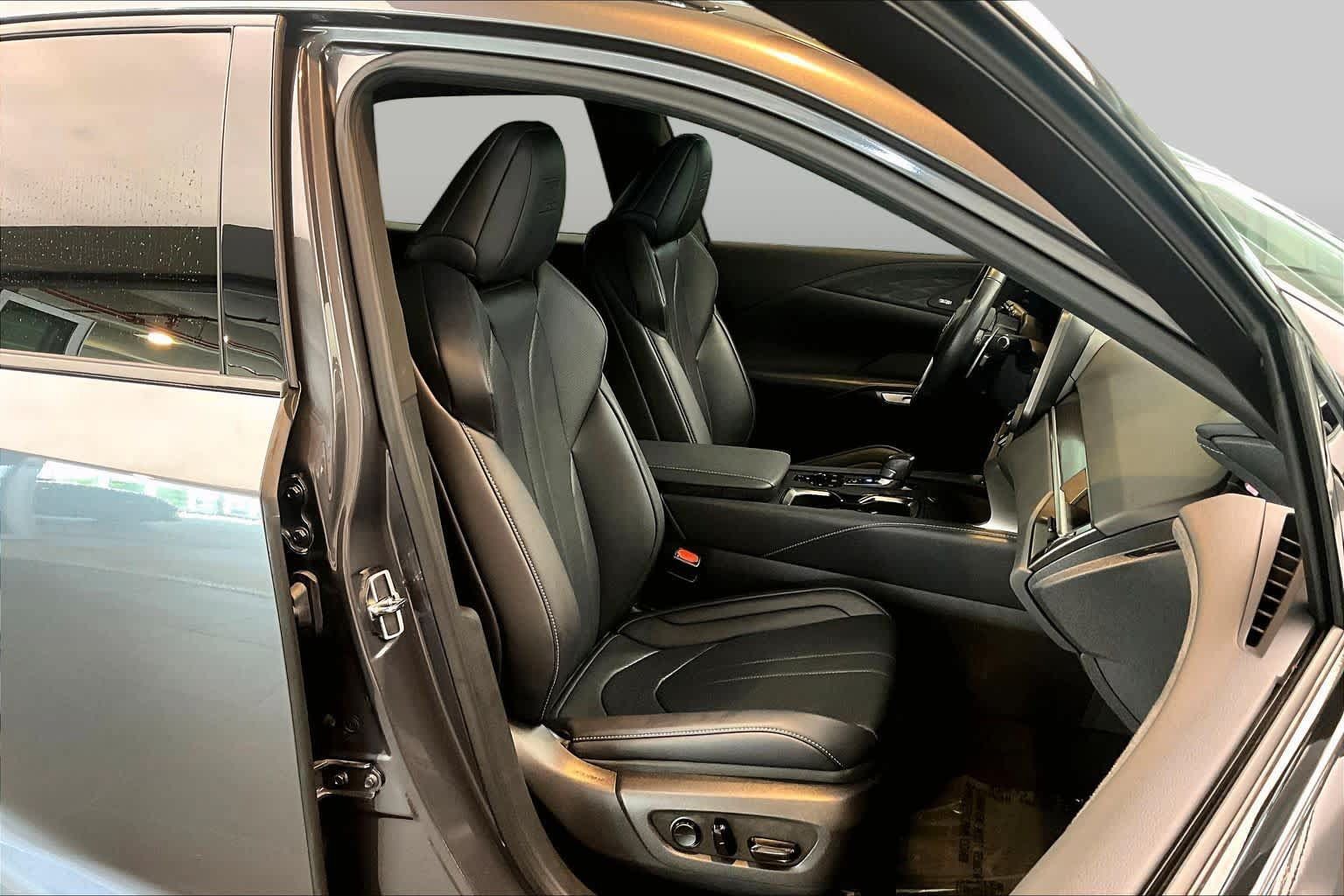 Used 2024 Lexus RX 350 F Sport w/ Convenience Package AWD/4WD image 9
