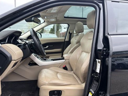 Used 2017 Land Rover Range Rover Evoque SE AWD/4WD image 17