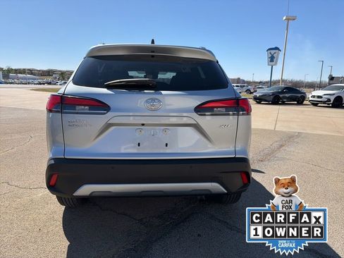 Used 2025 Toyota Corolla Cross XLE FWD image 6