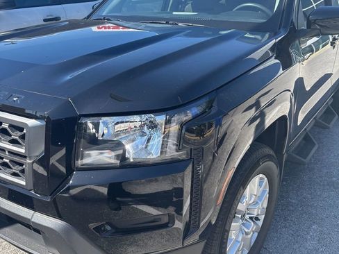 Used 2022 Nissan Frontier SV w/ Technology Package image 3